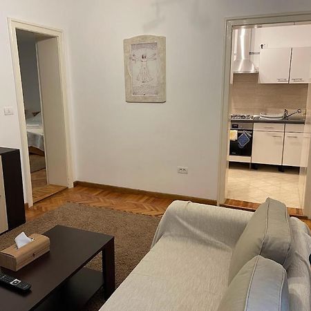 Crisan 40 Casa Muntean 100Mp 3Camere 3Paturi 1 Canapea 2 Dormitoare Parcare Timișoara Zewnętrze zdjęcie